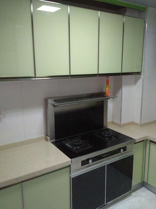 誰看繁華，還我本質廚房——融圣國際晶鋼櫥柜改造