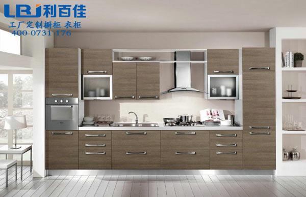 廚房裝修時(shí)應(yīng)該注意的事項(xiàng)，利百佳說事