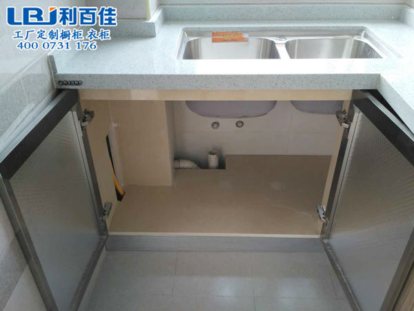 晶鋼櫥柜+石材櫥柜——長沙櫥柜行業的防水新搭檔