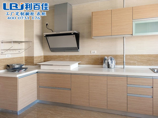 如果你怕定制的整體櫥柜甲醛含量過高，那就請看這里