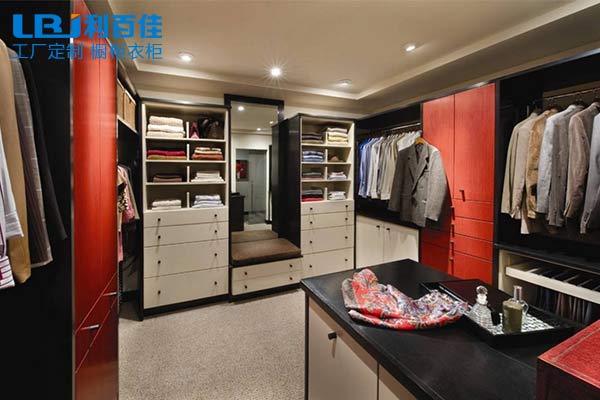 利百佳整體衣柜定制—再也不用擔心衣服“無處藏身”了！