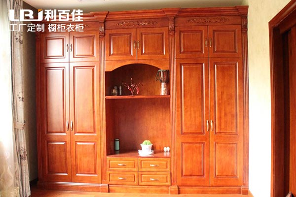 利百佳悄悄告訴您：夏日，原木整體衣柜也要開始“防暑”了哦！