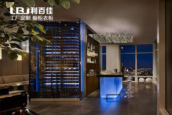 利百佳告訴你酒柜定制有哪些注意事項(xiàng)！