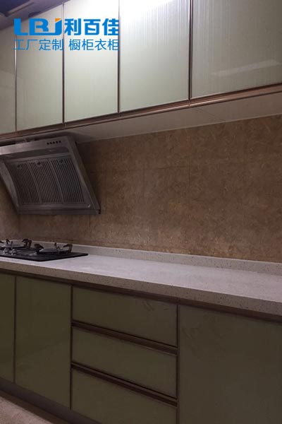 時尚小資感——紫薇苑定制晶鋼櫥柜案例分享