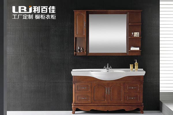 整體衛(wèi)浴柜定制PK木工打造衛(wèi)浴柜，誰能贏？