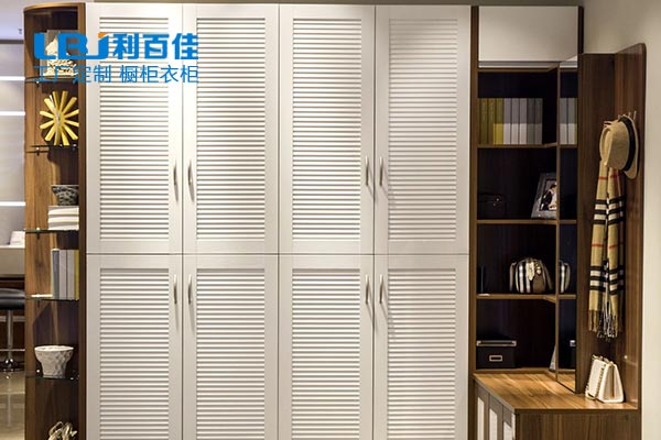 定制整體衣柜保養(yǎng)好，陪你到天荒地老~