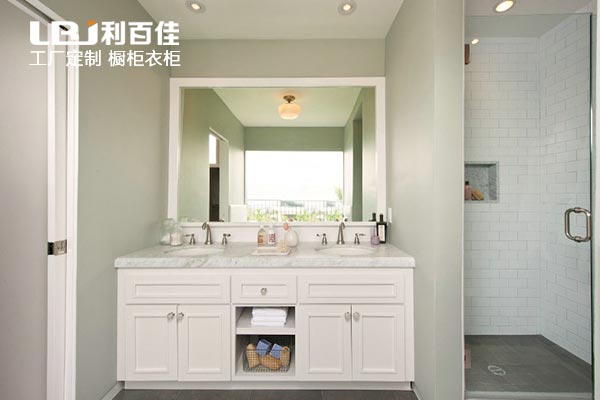 浴室選用石材衛浴柜，好處真的很多！