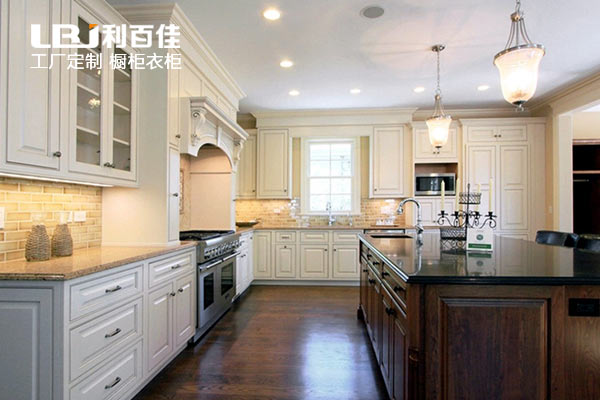 看過(guò)來(lái)，這里有關(guān)于定制整體櫥柜的安裝攻略大全