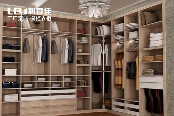 利百佳分享如何定制歐式風格衣柜