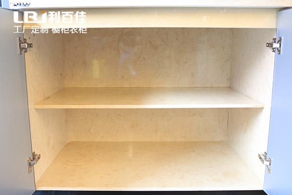 石材櫥柜廠家師傅透漏，櫥柜石英石萬萬別瞎買，又重又貴還開裂！