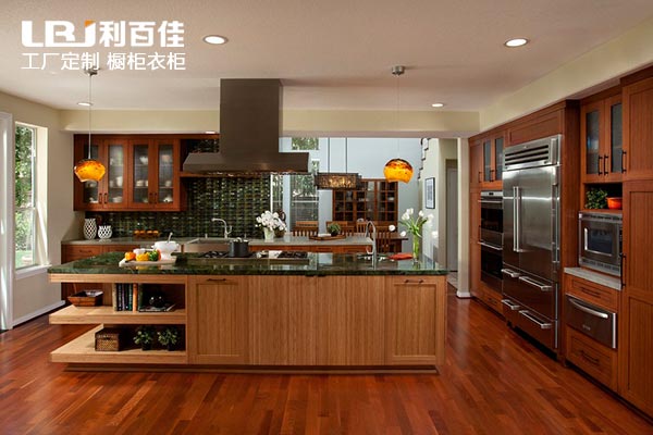 整體櫥柜定制好用，還是磚砌好用？聽大家的回答！