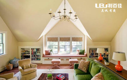 閣樓戶型頂樓做廚房和衣帽間，原來都這么美