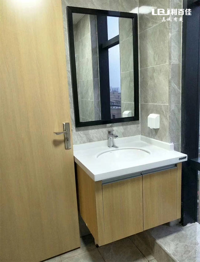 衛浴柜定制1.jpg