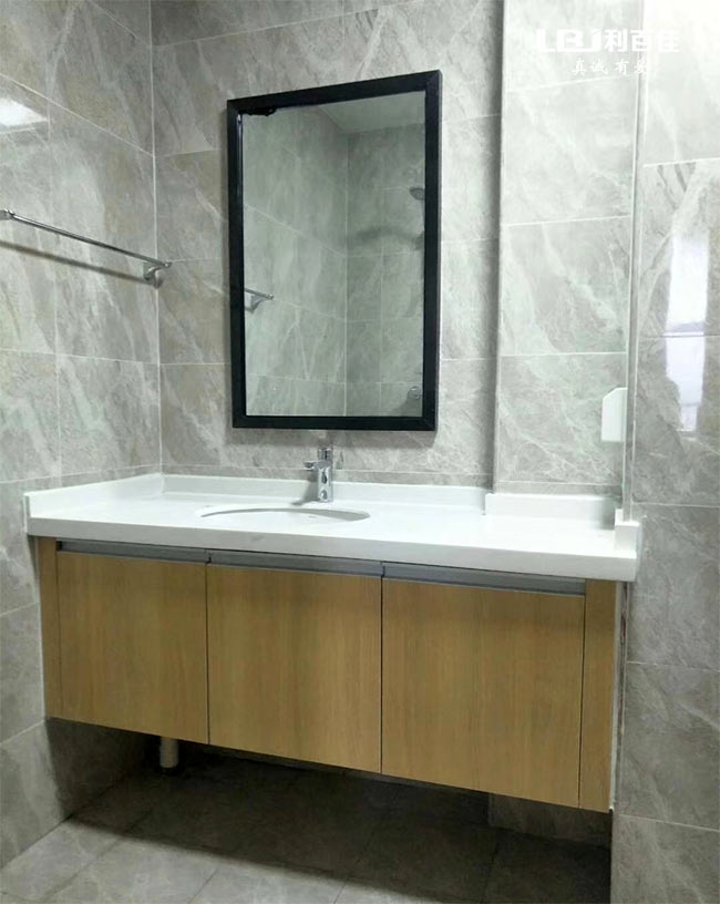 衛浴柜定制.jpg